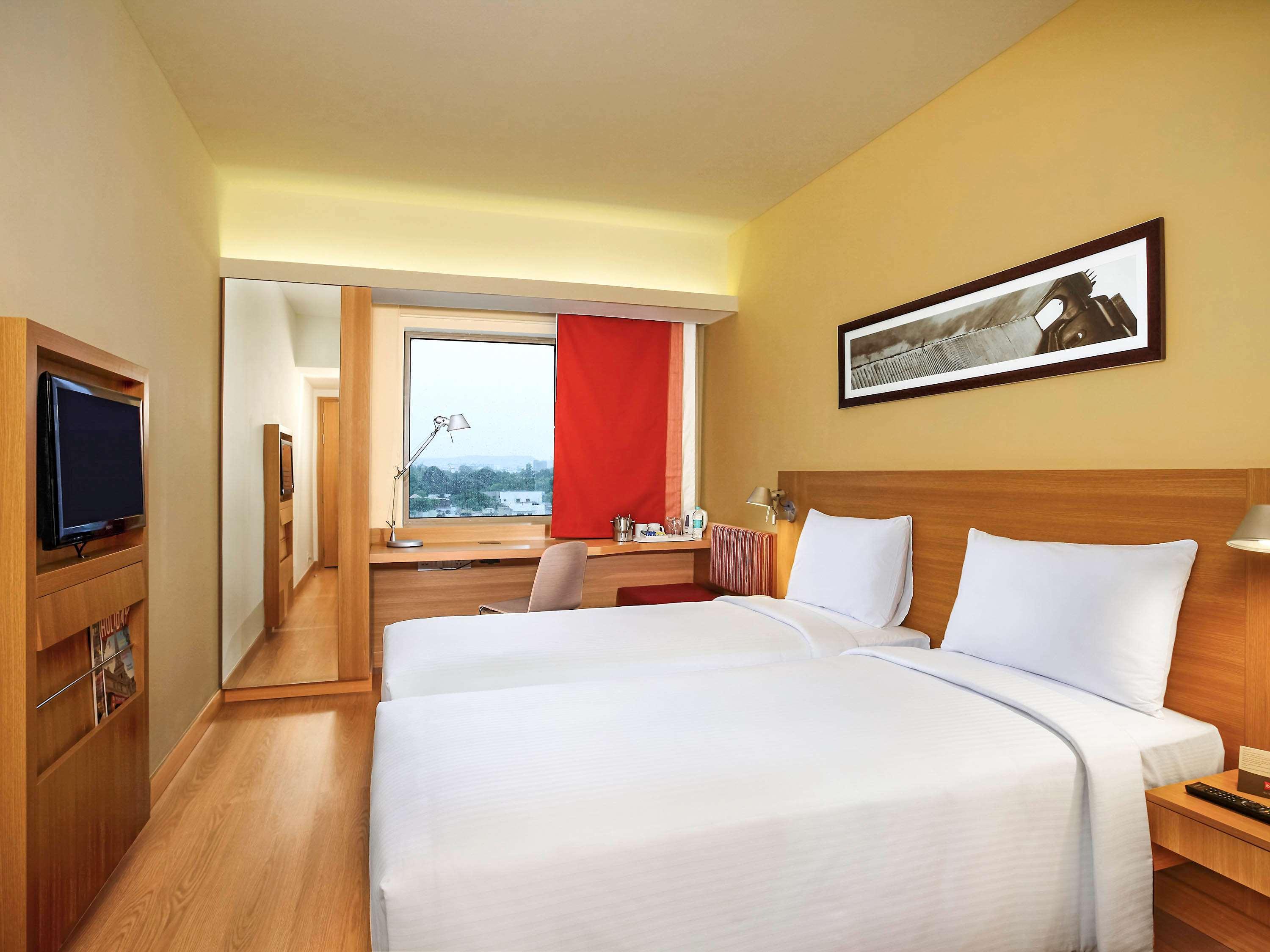 ibis Bengaluru Hosur Road - An AccorHotels Brand Exterior foto